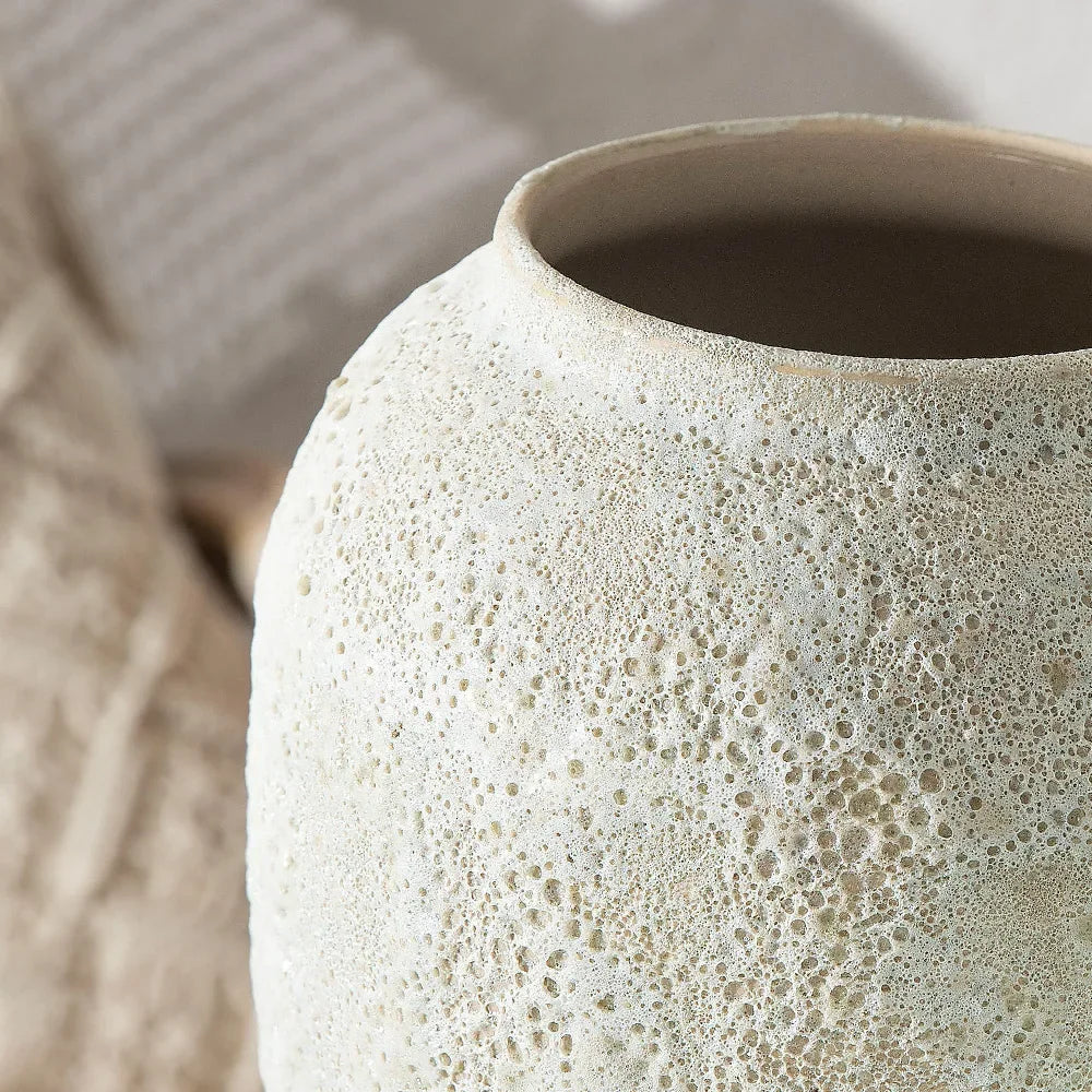 🏺 Modern Ceramic Decorative Vase