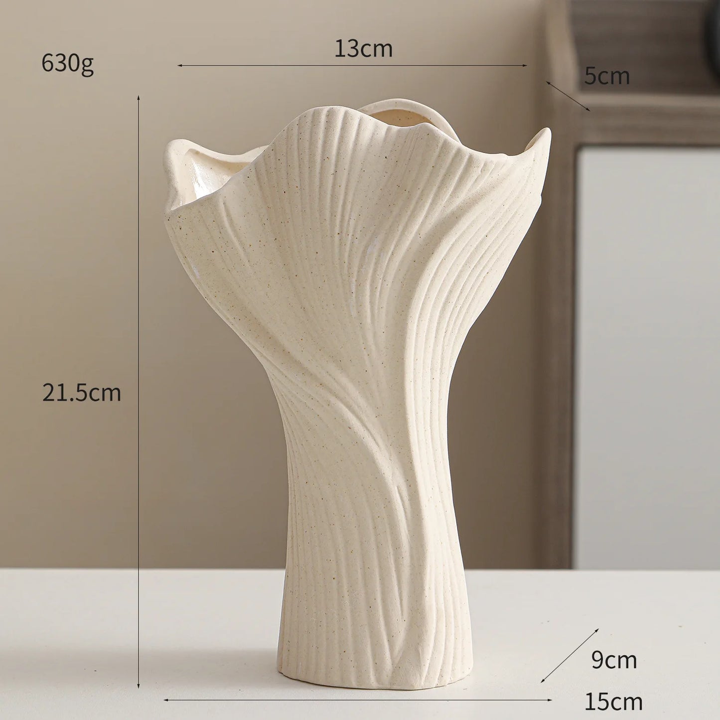 🐚 Ceramic Conch Design Vase