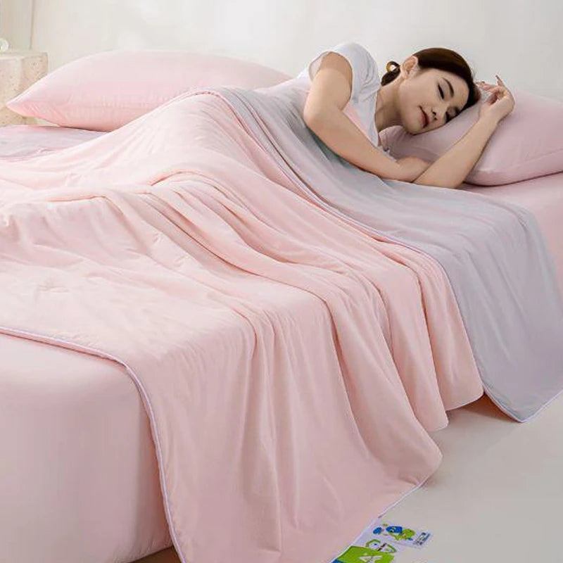 Summer Cooling Thin Quilt – Comfortable, Machine Washable Blanket for Office Nap & Sofa