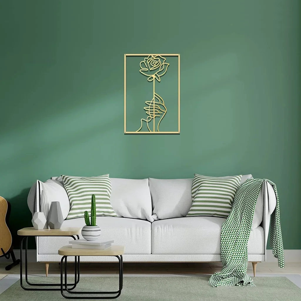 Modern Metal Line Art Wall Decor – Abstract Female Body Silhouette Sculpture for Home Hanging