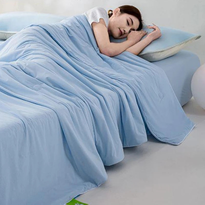 Summer Cooling Thin Quilt – Comfortable, Machine Washable Blanket for Office Nap & Sofa
