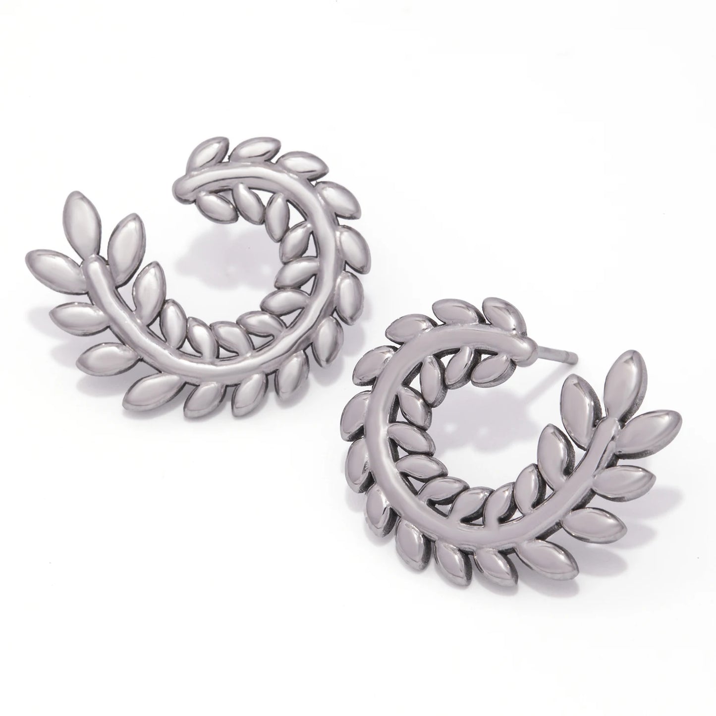 Elegant Olive Leaf Stud Earrings – 18K Gold Plated Stainless Steel